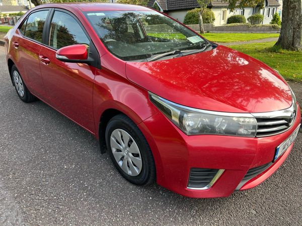 Toyota Corolla Saloon, Diesel, 2014, Red