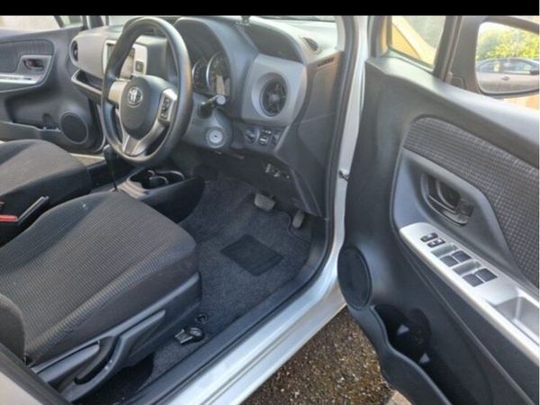 Toyota Vitz Hatchback, Petrol, 2017, Silver