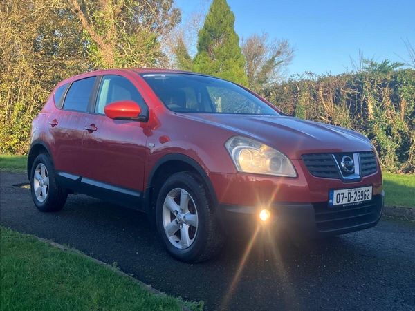 Nissan Qashqai Hatchback, Petrol, 2007, Red