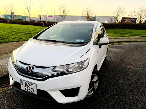 Honda Fit Hatchback, Petrol Hybrid, 2014, White