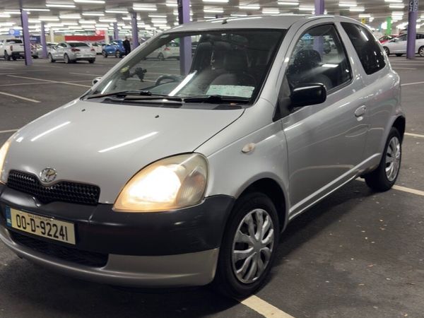 Toyota Yaris Hatchback, Petrol, 2000, Silver