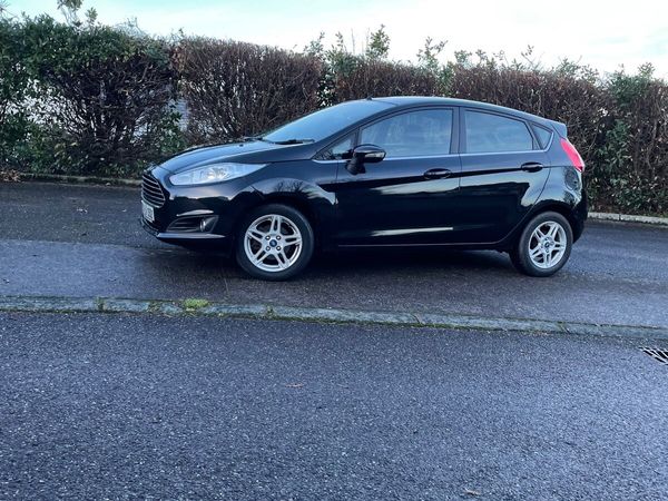 Ford Fiesta Hatchback, Petrol, 2013, Black