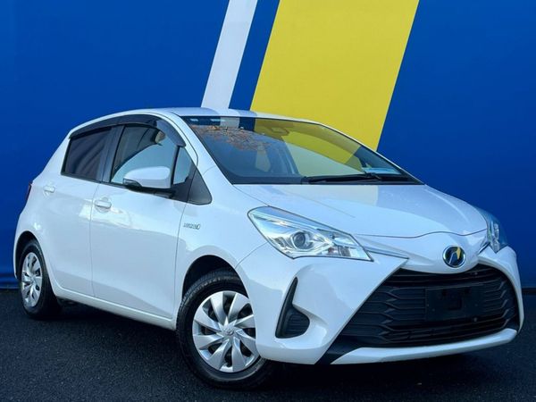 Toyota Yaris Hatchback, Petrol Hybrid, 2019, White