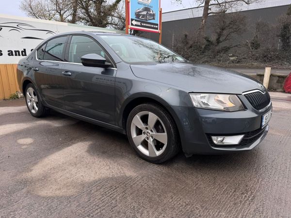 Skoda Octavia Saloon, Diesel, 2015, Grey