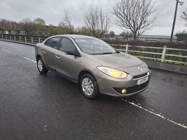 Renault Fluence Saloon, Diesel, 2011, Gold