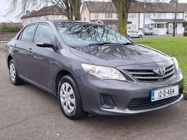 Toyota Corolla Saloon, Petrol, 2012, Grey