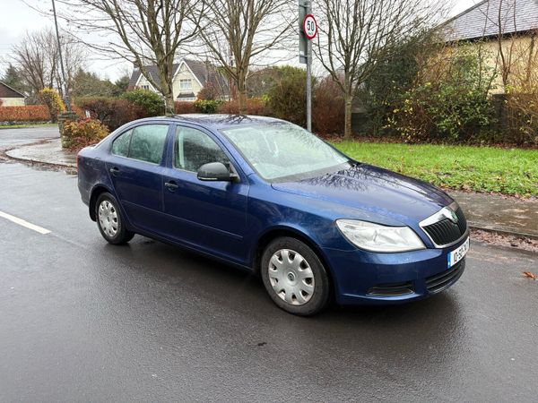 Skoda Octavia Hatchback, Diesel, 2010, Blue