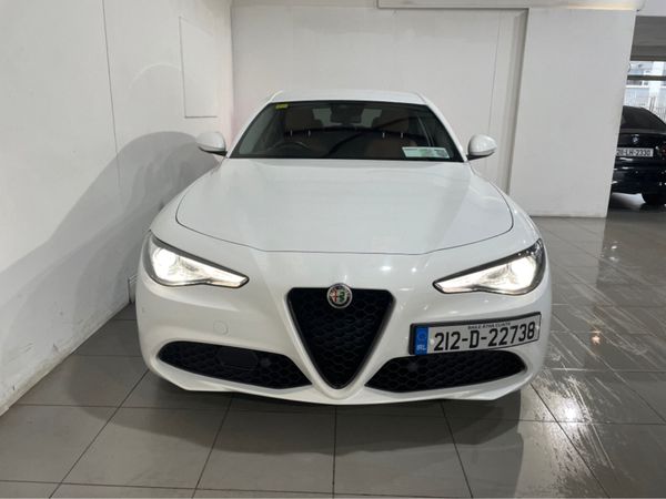 Alfa Romeo Giulia Saloon, Diesel, 2021, White