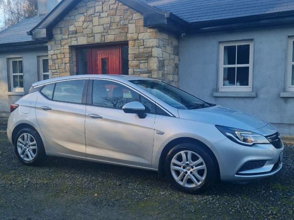 Opel Astra Hatchback, Petrol, 2016, Silver
