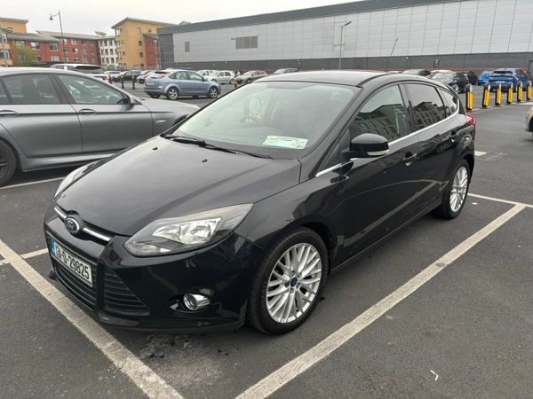Ford Focus Hatchback, Petrol, 2013, Black