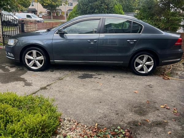 Volkswagen Passat Saloon, Diesel, 2012, Grey
