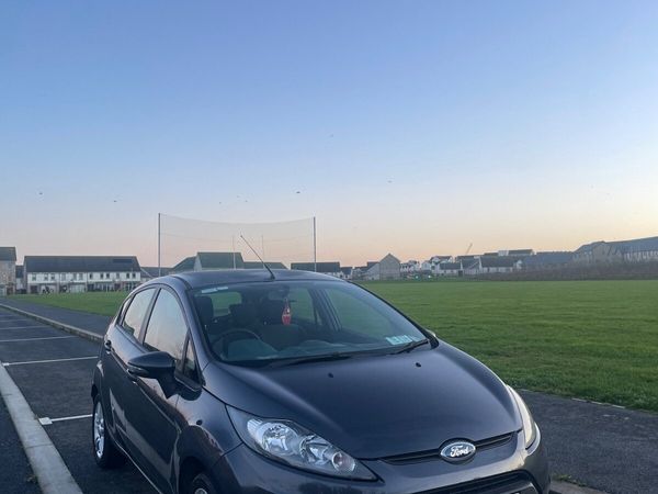 Ford Fiesta Hatchback, Petrol, 2010, Grey