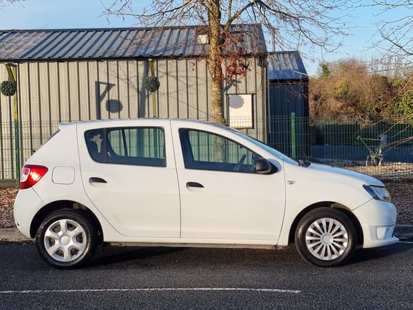 Dacia Sandero Hatchback, Petrol, 2014, White