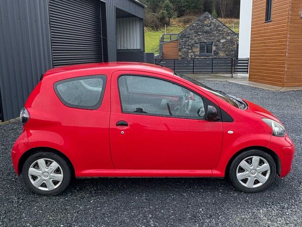 Toyota Aygo Hatchback, Petrol, 2009, Red