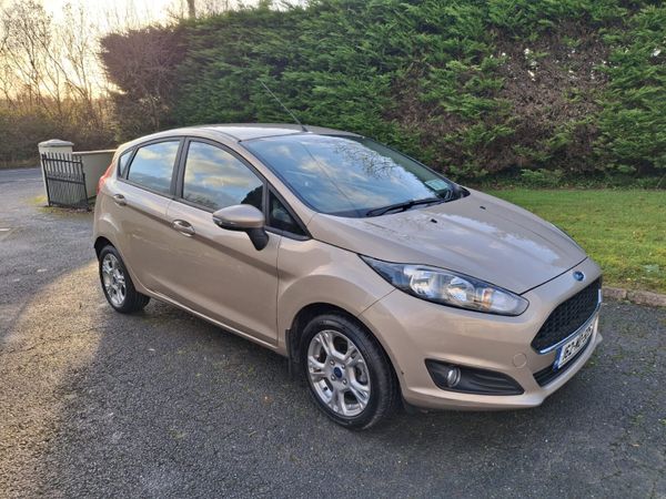 Ford Fiesta Hatchback, Petrol, 2016, Silver