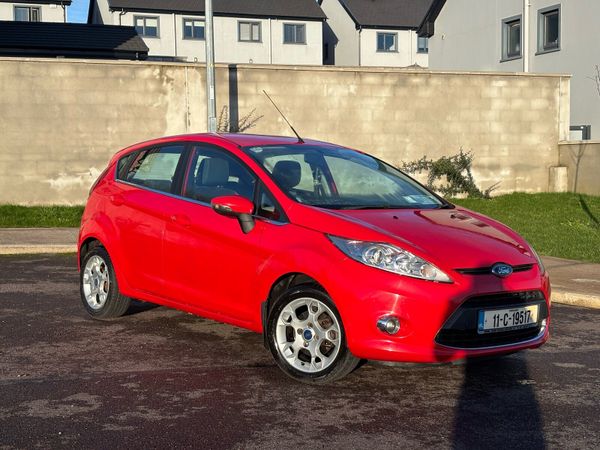 Ford Fiesta Hatchback, Petrol, 2011, Red