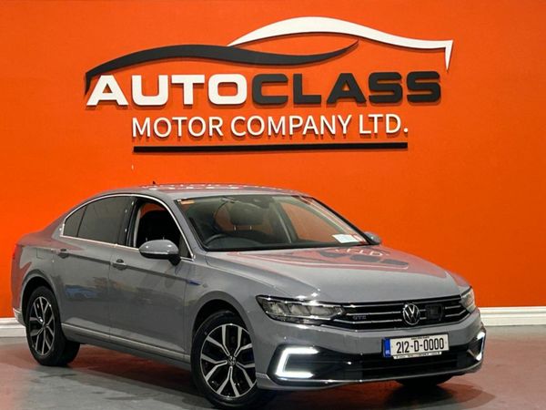 Volkswagen Passat Saloon, Petrol Hybrid, 2021, Grey