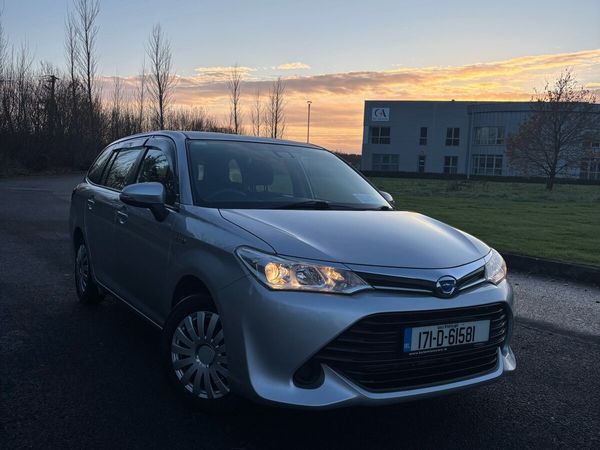 Toyota Corolla Estate, Petrol Hybrid, 2017, Silver