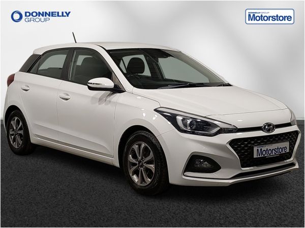 Hyundai i20 Hatchback, Petrol, 2019, White