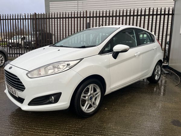 Ford Fiesta Hatchback, Petrol, 2013, White