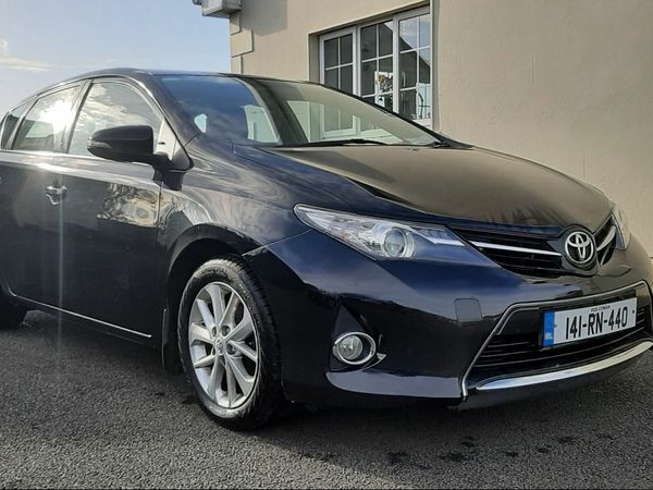 Toyota Auris Hatchback, Diesel, 2014, Black