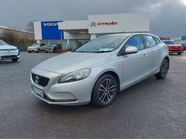 Volvo V40 Hatchback, Diesel, 2017, Grey