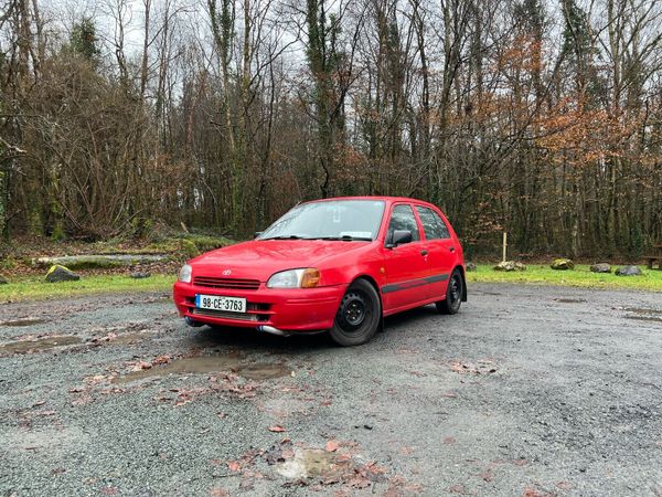 Toyota Starlet Hatchback, Petrol, 1998, Red