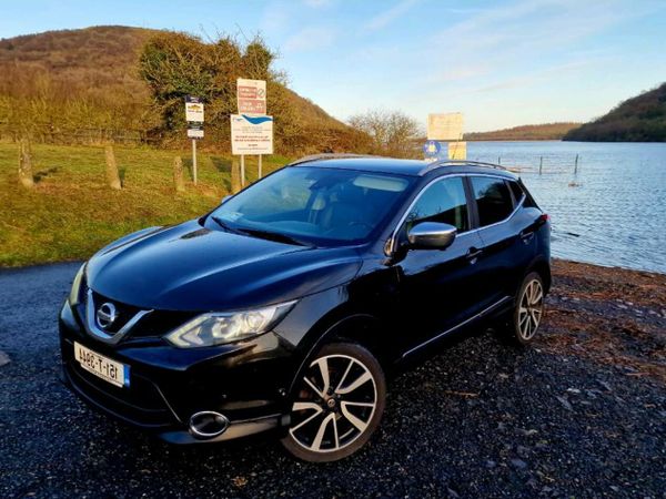 Nissan Qashqai Hatchback, Diesel, 2015, Black