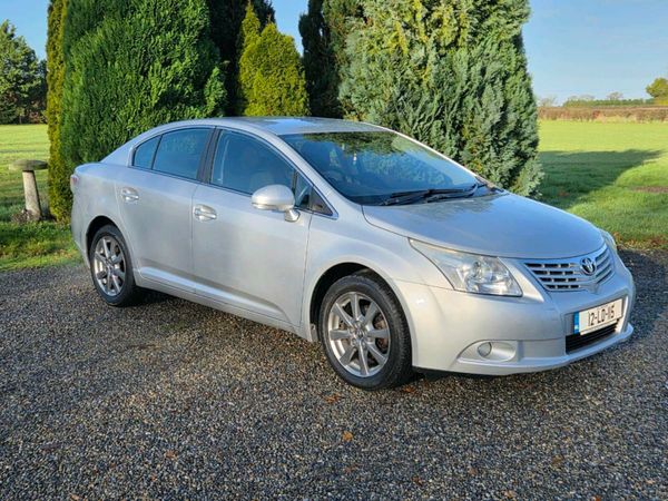 Toyota Avensis Saloon, Diesel, 2012, Silver