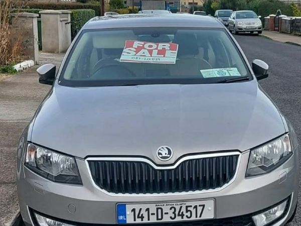 Skoda Octavia Hatchback, Diesel, 2014, Beige