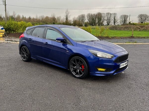 Ford Focus Hatchback, Diesel, 2017, Blue