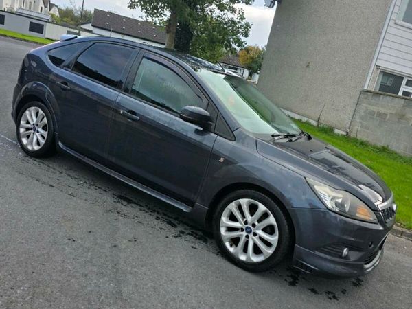 Ford Focus Hatchback, Diesel, 2011, Grey