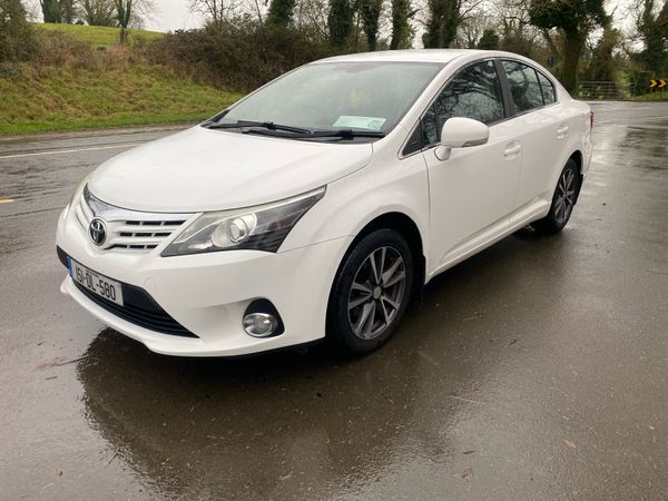 Toyota Avensis Saloon, Diesel, 2015, White