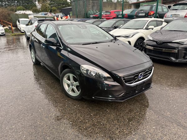 Volvo V40 Hatchback, Petrol, 2014, Black
