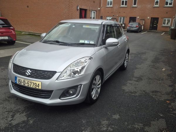 Suzuki Swift Hatchback, Petrol, 2015, Silver