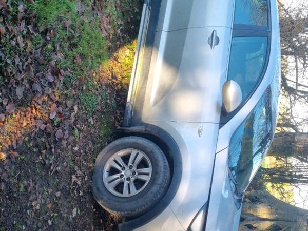 Kia Sportage SUV, Diesel, 2011, Silver