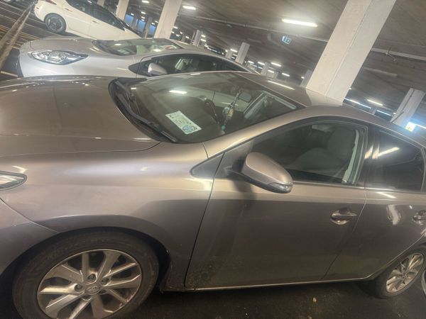 Toyota Auris Hatchback, Diesel, 2013, Bronze