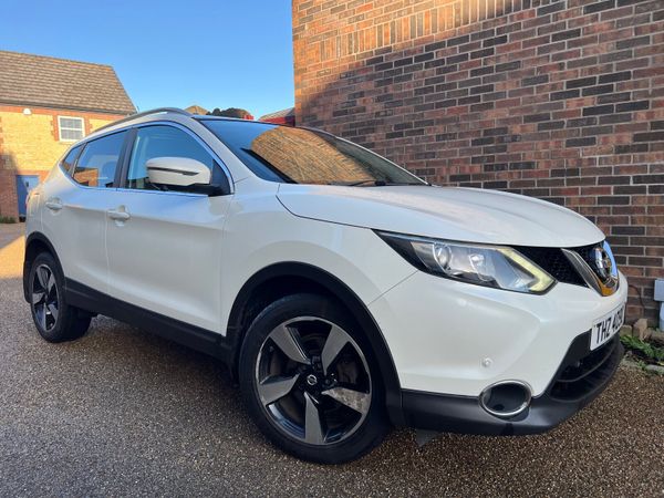 Nissan Qashqai SUV, Petrol, 2015, White