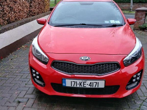 Kia Ceed Hatchback, Petrol, 2017, Red