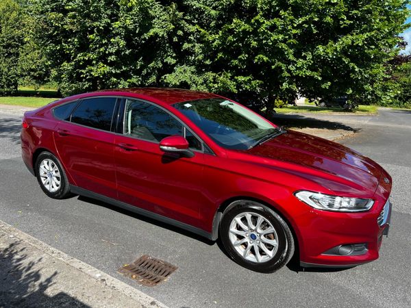 Ford Mondeo Hatchback, Diesel, 2015, Red