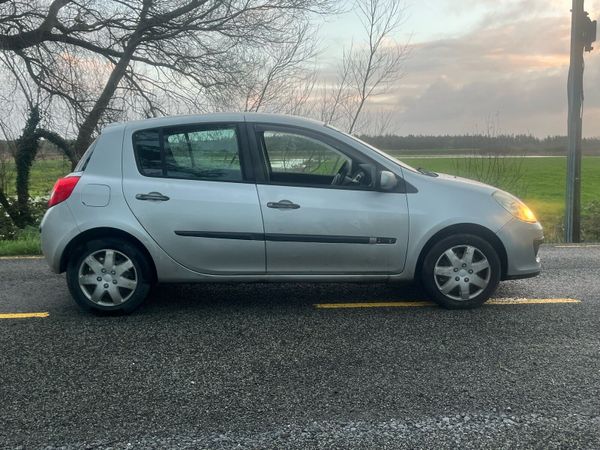 Renault Clio Hatchback, Petrol, 2007, Silver