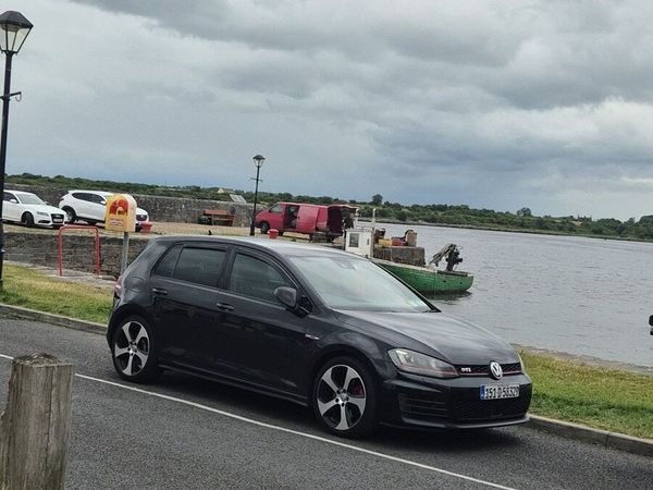 Volkswagen Golf Hatchback, Petrol, 2015, Black