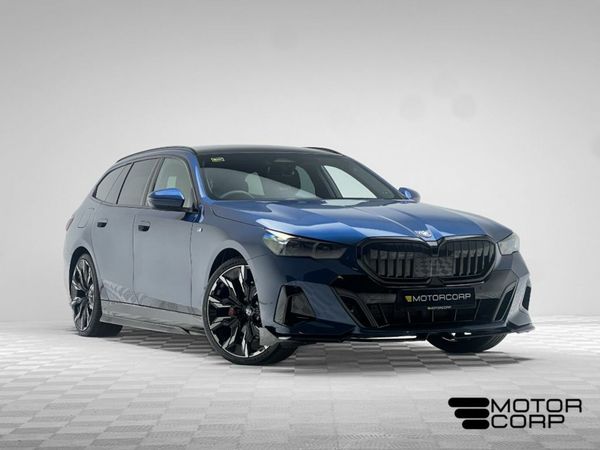 BMW 5-Series Estate, Petrol Plug-in Hybrid, 2025, Blue