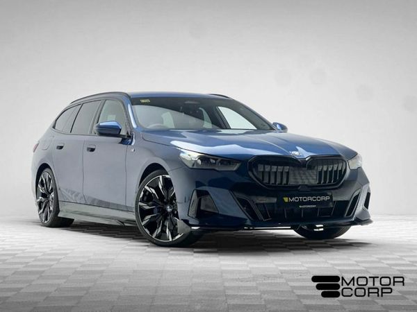 BMW 5-Series Estate, Petrol Plug-in Hybrid, 2025, Blue