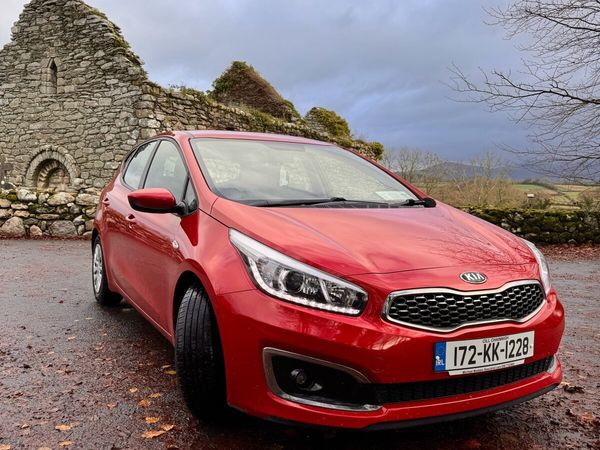 Kia Ceed Hatchback, Diesel, 2017, Red