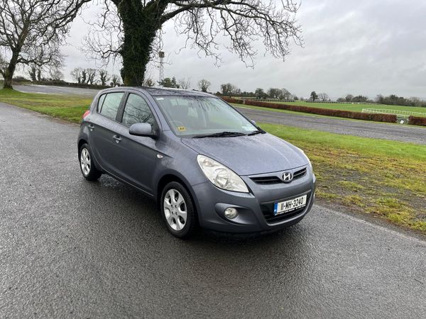 Hyundai i20 Hatchback, Petrol, 2011, Grey