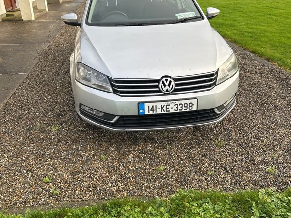Volkswagen Passat Saloon, Diesel, 2014, Silver