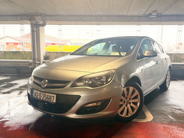 Vauxhall Astra Hatchback, Diesel, 2014, Silver
