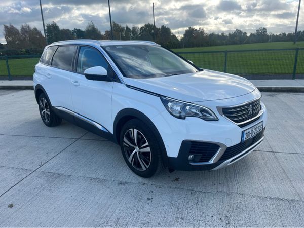 Peugeot 5008 MPV, Petrol, 2020, White