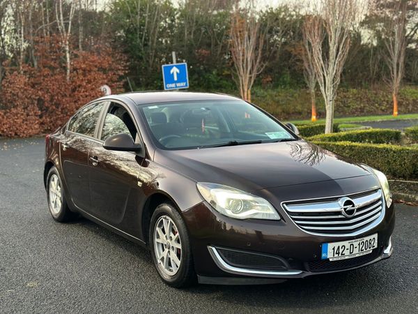Opel Insignia Saloon, Diesel, 2014, Brown